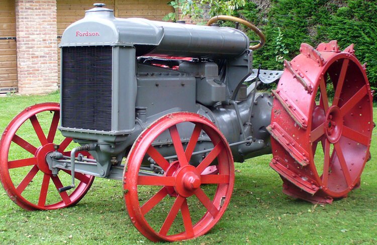 Del vapor al tractor autónomo: la máquina que cambió para siempre el campo