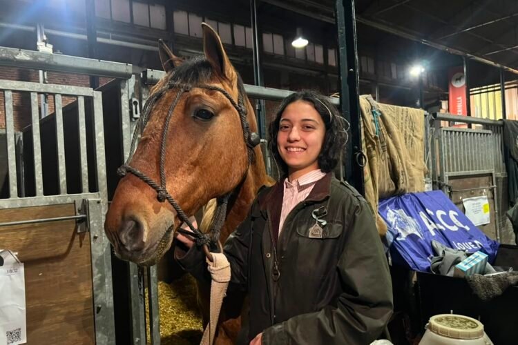 Aprendió a andar a caballo en la cuarentena y hoy es campeona nacional: la historia de Francina Rossi García