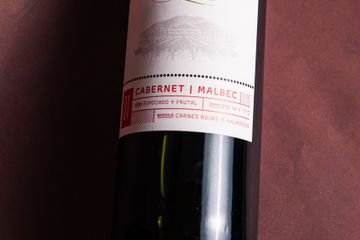 La crisis vitivinícola no da tregua: vestir una botella ya cuesta más que el vino que lleva adentro